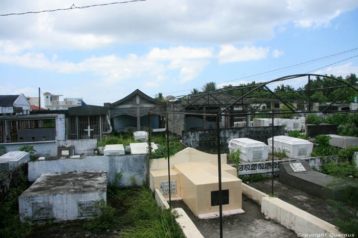Graveyard Donsol / Philippines 