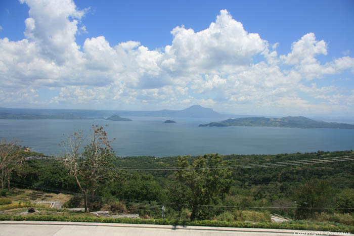 Taal (Ta-Al) Lake Tagaytay City / Philippines 