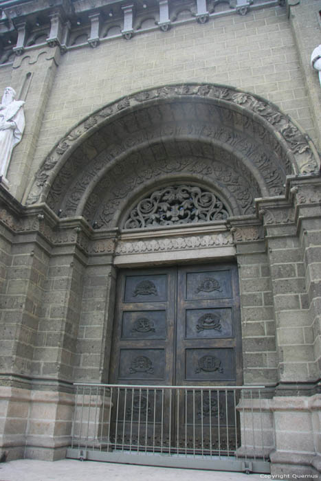 Cathedral - Basilica of the Immaculte Conception Manila Intramuros / Philippines 