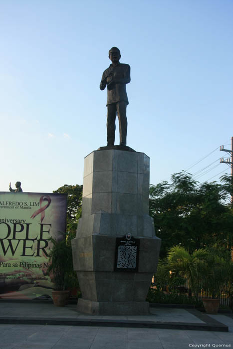 Former President's statues Manila / Philippines 