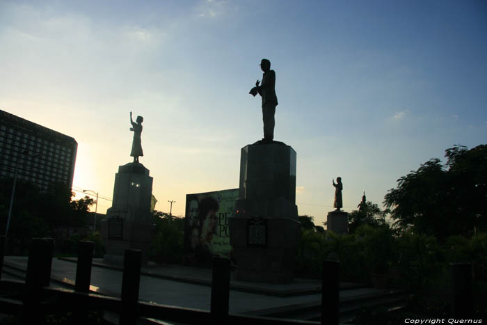 Standbeelden Vroegere Presidenten Manila / Filippijnen 
