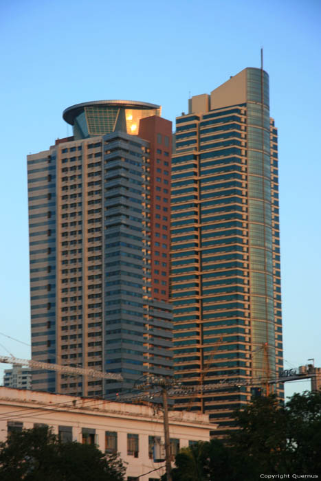 Pearl of the Orient Tower Manila / Philippines 