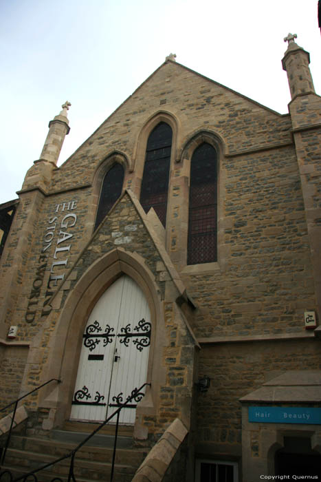 Former Church (?) - Stoneworld Gallery THAME / United Kingdom 