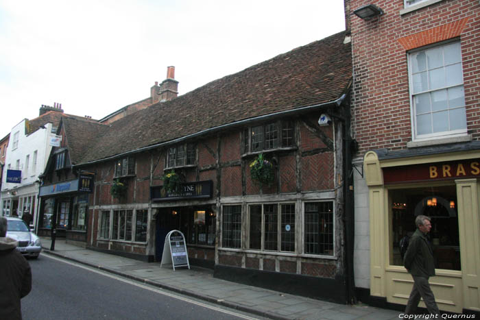 Nicolas Wallers House - Loch Fyne bar and Grill Winchester / United Kingdom 