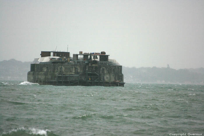 Bunkers dans la mer Portsmouth / Angleterre 