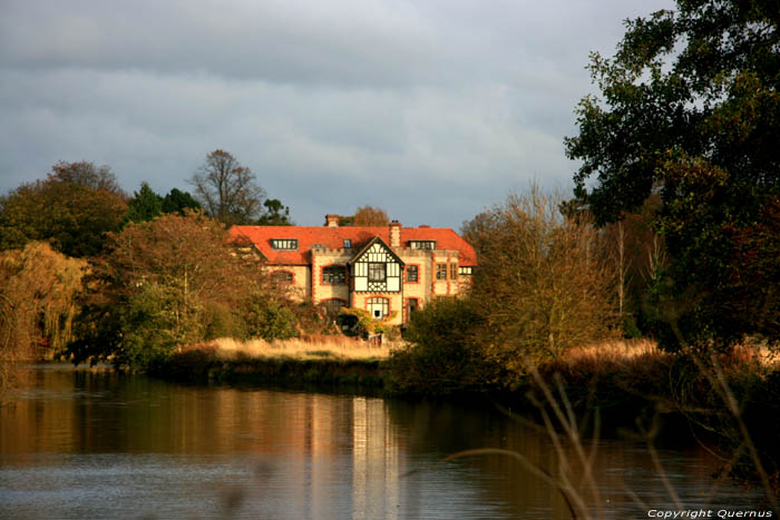 Building Dorchester / United Kingdom 