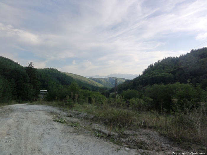 Route Dgradec vers refuge des Ourses Danceantes Belitsa / Bulgarie 