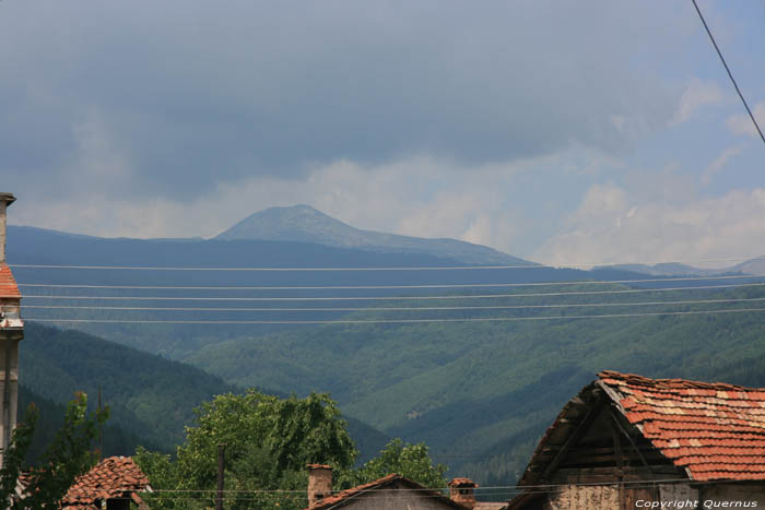 Zicht op berg Dobrinishte / Bulgarije 
