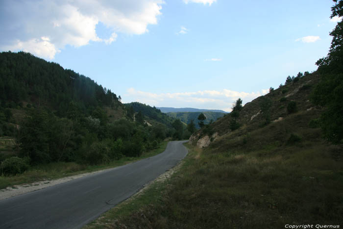 Paysage et chemin Eleshnitza / Bulgarie 
