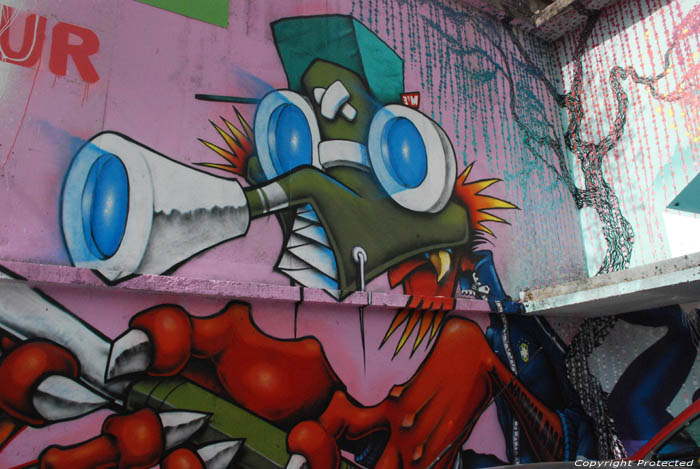 Grafitti LOUVAIN-LA-NEUVE in OTTIGNIES-LOUVAIN-LA-NEUVE / BELGI 