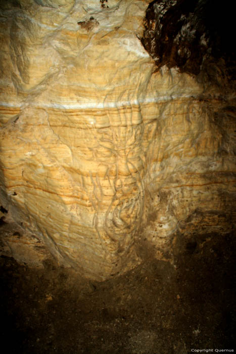 Keel van de Duivel Yagodina in BORINO / Bulgarije 