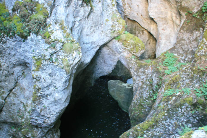 Keel van de Duivel Yagodina in BORINO / Bulgarije 