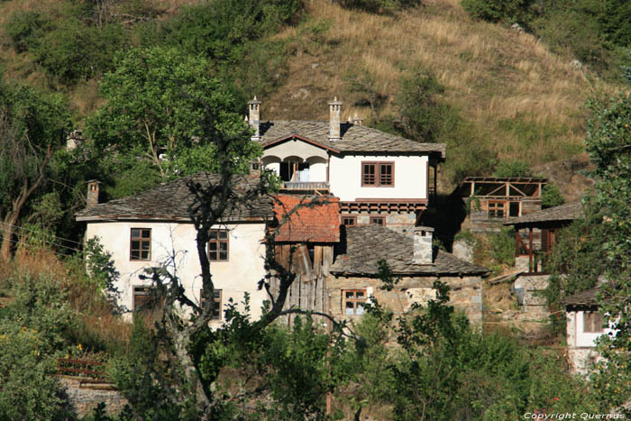 Vue de village Shiroka Luka / Bulgarie 