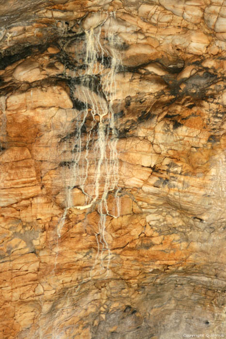 Cave Snejanka (Snezhanka) Batak / Bulgarie 