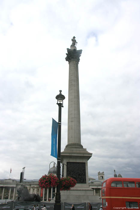Statue Nelson on Pillar - Nelson's Column LONDON / United Kingdom 