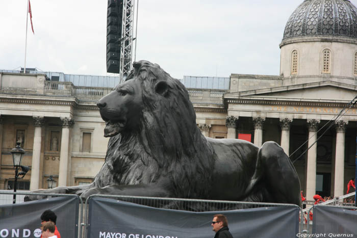 Statue Nelson on Pillar - Nelson's Column LONDON / United Kingdom 