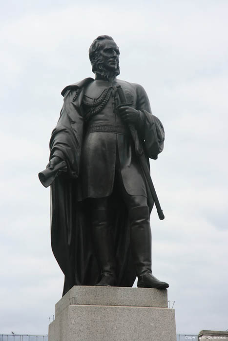 Generaal James Napier standbeeld LONDEN / Engeland 