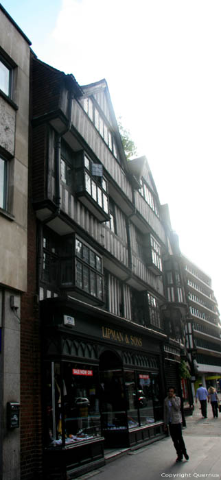 Ligne de Maisons en Pan de Bois (Lipman et Fils...) LONDRES / Angleterre 