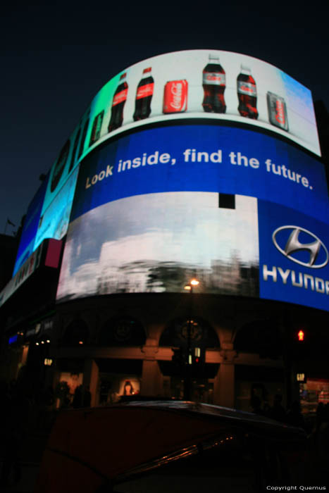 Lighted Piccadilly Circus LONDON / United Kingdom 