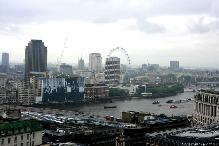 Vue depuis Cathdrale Saint Paul LONDRES / Angleterre 