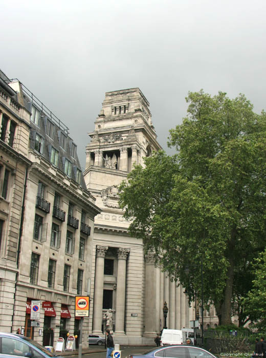 Building Trinity Square LONDON / United Kingdom 