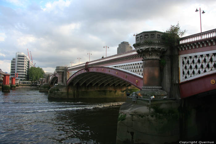 Bridge Pillars Blackfriars  LONDON / United Kingdom 