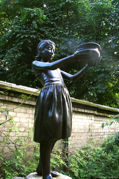 Standbeeld voor Lady Henry Somerset LONDEN / Engeland 