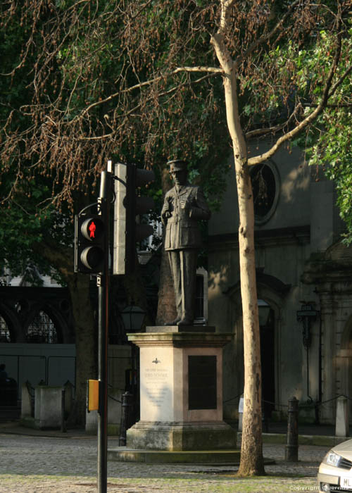 Statue Lord Dowding LONDRES / Angleterre 