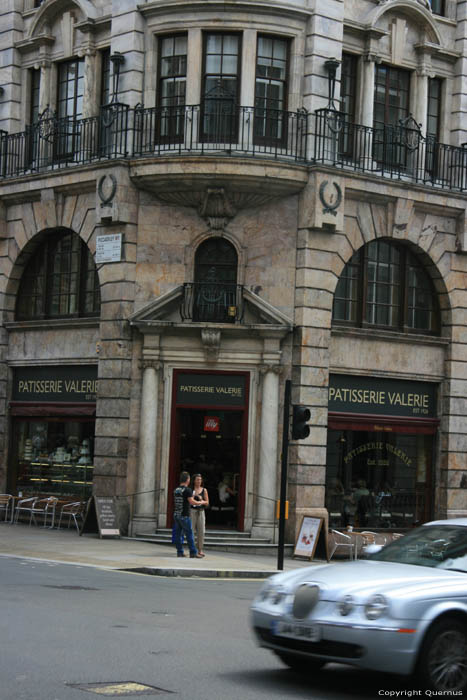 Building - patisserie Valerie LONDON / United Kingdom 