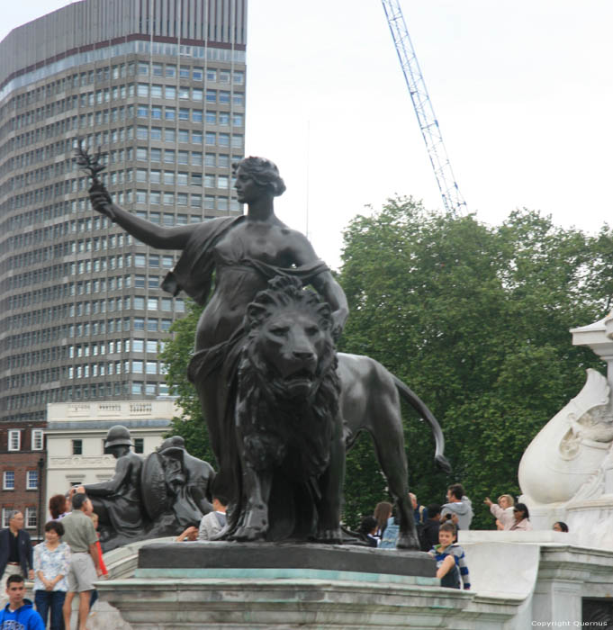Victoria Memorial LONDON / United Kingdom 