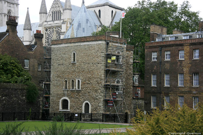 Westminster palace / Jewel Tower LONDON / United Kingdom 