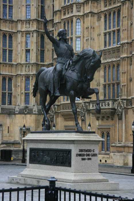 Statue Richard 1 Lionheart LONDON / United Kingdom 