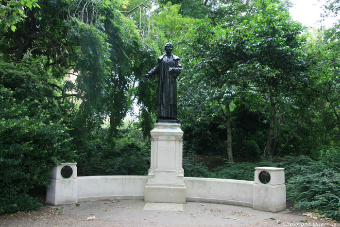 Emmeline Pankhurst statue LONDON / United Kingdom 