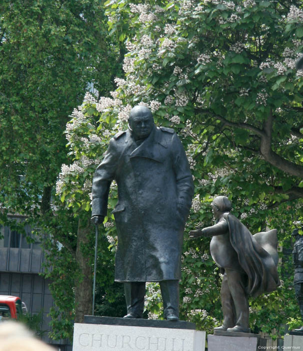 Statue Winston Churchill LONDON / United Kingdom 