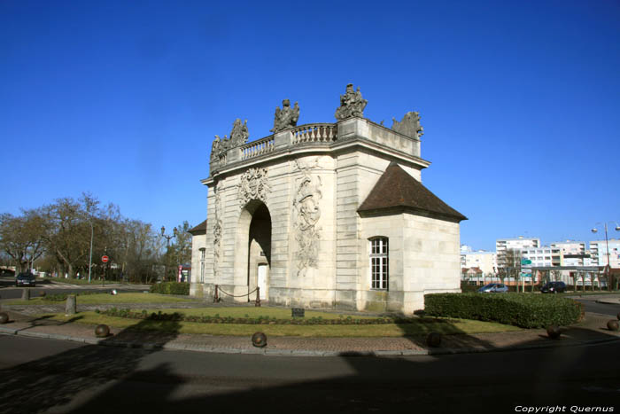 Gate of the Bridge Vitry-Le-Franois / FRANCE 