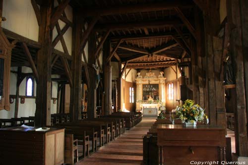 Sint-Nicolaaskerk Outines / FRANKRIJK 