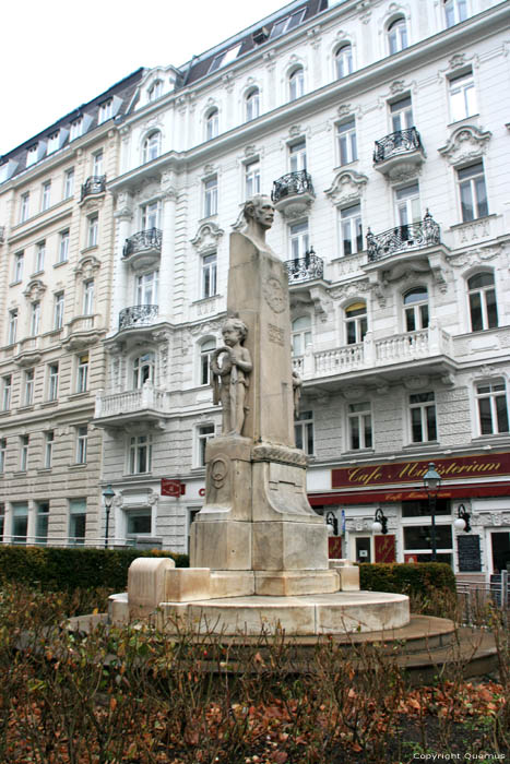 Buste Dr.Georg Coch VIENNE / Autriche 