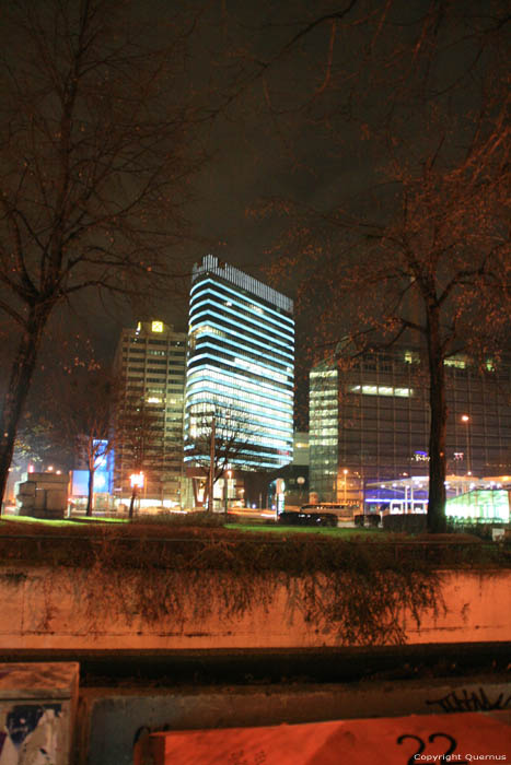 Building with horizontal light VIENNA / Austria 