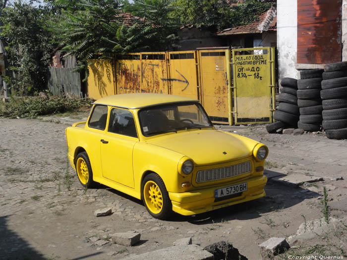 Trabant Jaune Bourgas  Burgas / Bulgarie 