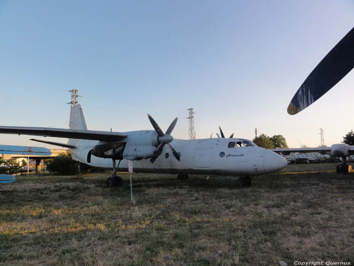 Aeroport - Anciens Avions Bourgas  Burgas / Bulgarie 