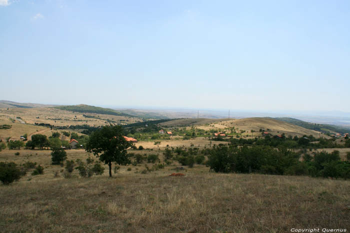 Zicht vanop heuveltop Izvorishte / Bulgarije 