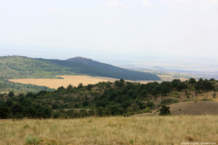 Zicht vanop heuveltop Izvorishte / Bulgarije 