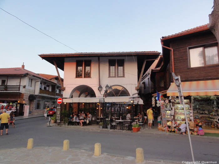 Restaurant avec grande toiture Nessebar / Bulgarie 