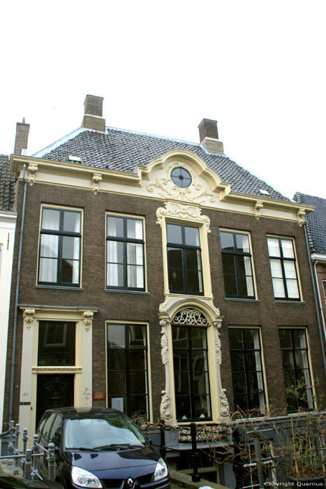 Claustal House / Schlosser-Beeldsnijder 's house Utrecht / Netherlands 