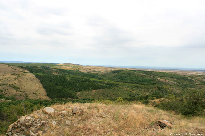 Uitzicht van heuveltop Bryastovets / Bulgarije 