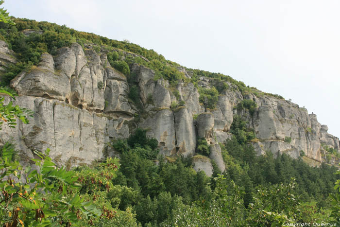 Oude gang in de Rotsen Madara in MADARA / Bulgarije 