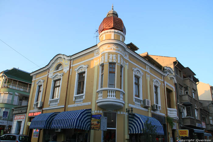 Hoekgebouw Burgas / Bulgarije 