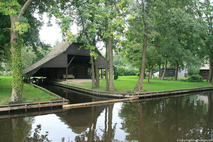 Modern House with Quay Giethoorn in Steenwijkerland / Netherlands 