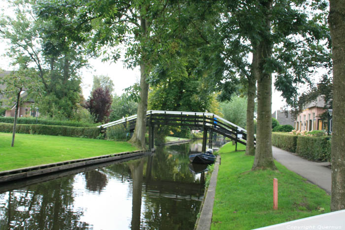 Dorpsgracht Giethoorn in Steenwijkerland / Nederland 