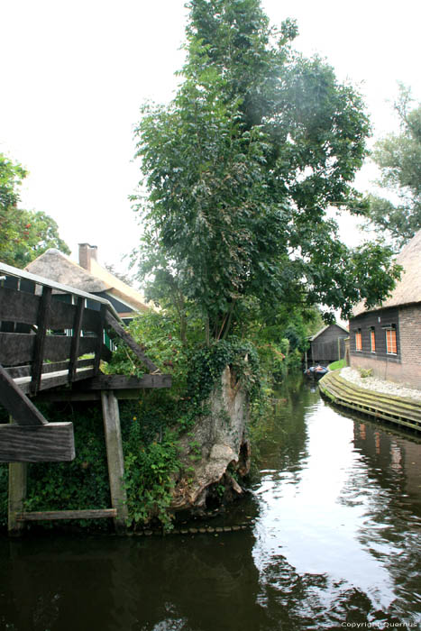 Canal de Village Giethoorn  Steenwijkerland / Pays Bas 